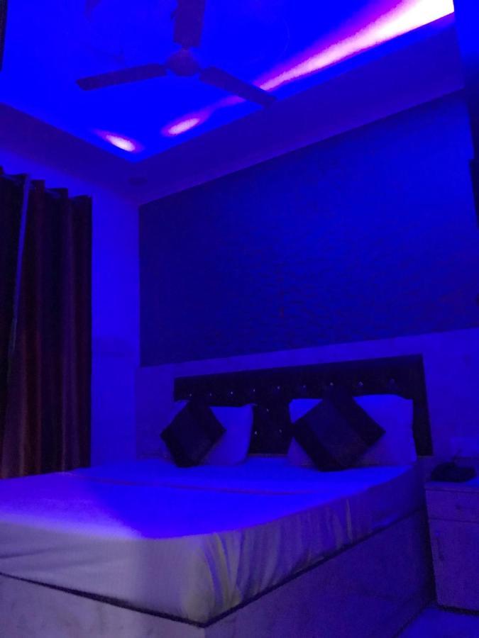Hotel O Kanak Palace Ню Делхи Екстериор снимка
