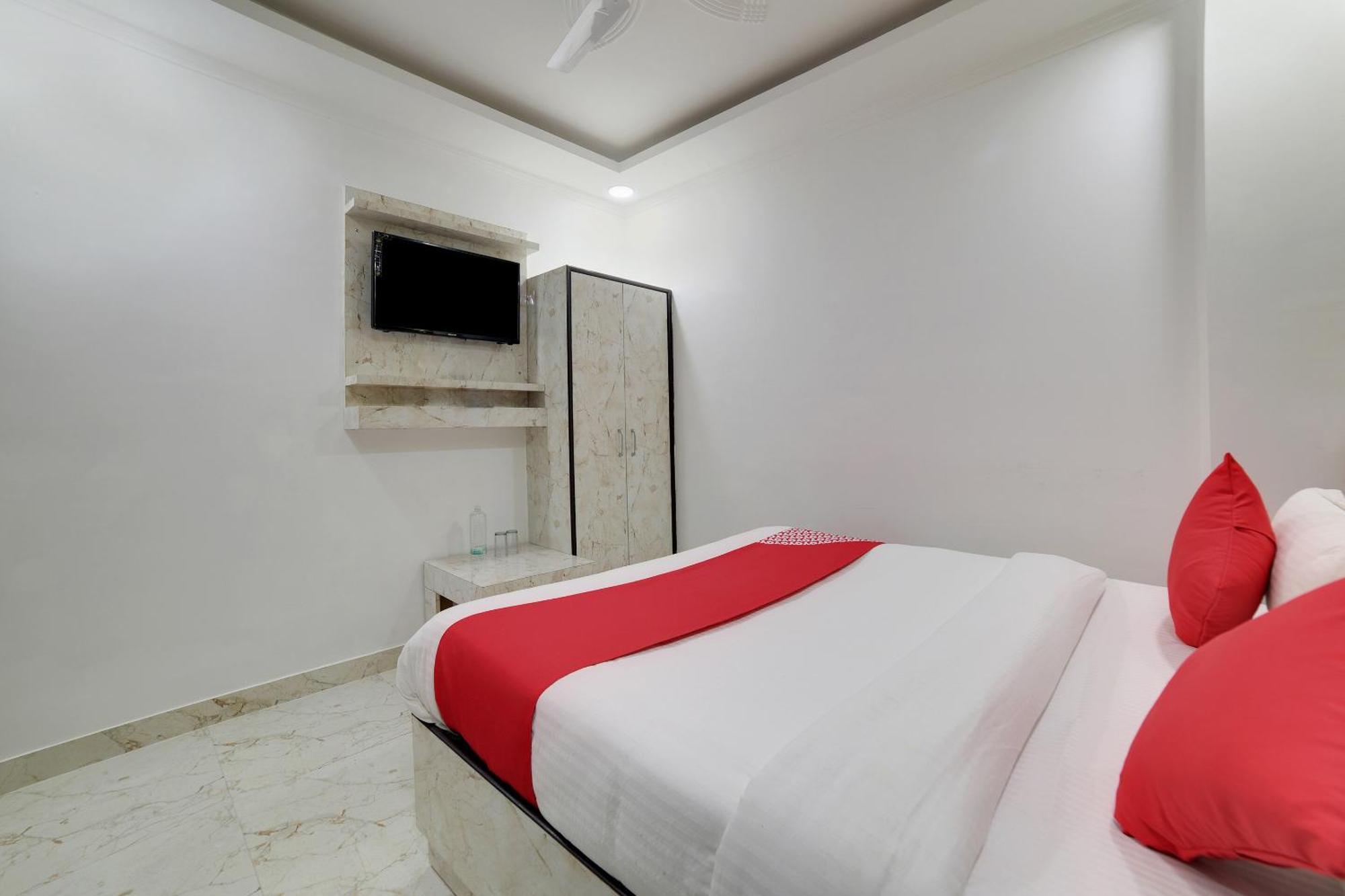 Hotel O Kanak Palace Ню Делхи Екстериор снимка
