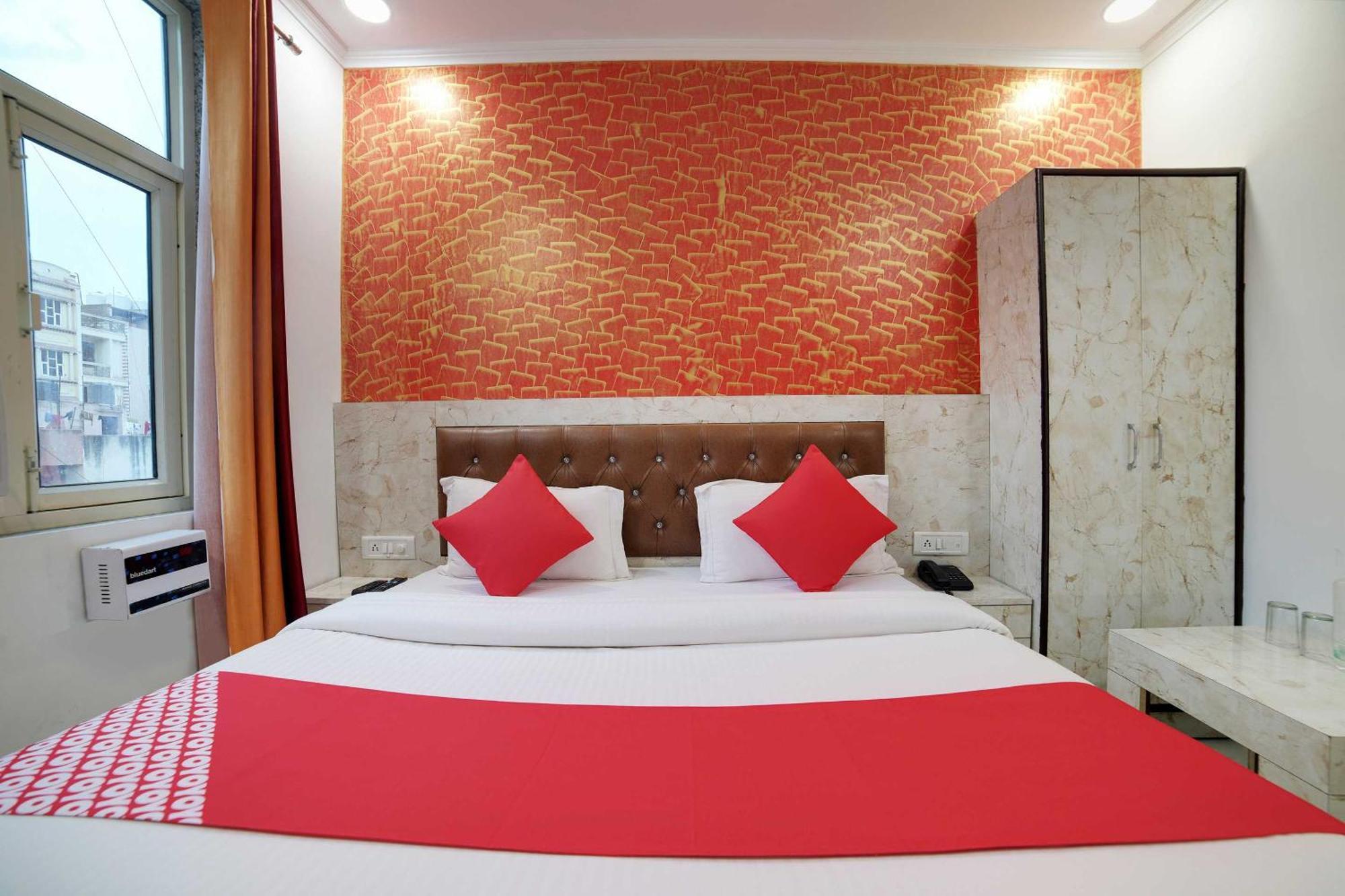 Hotel O Kanak Palace Ню Делхи Екстериор снимка