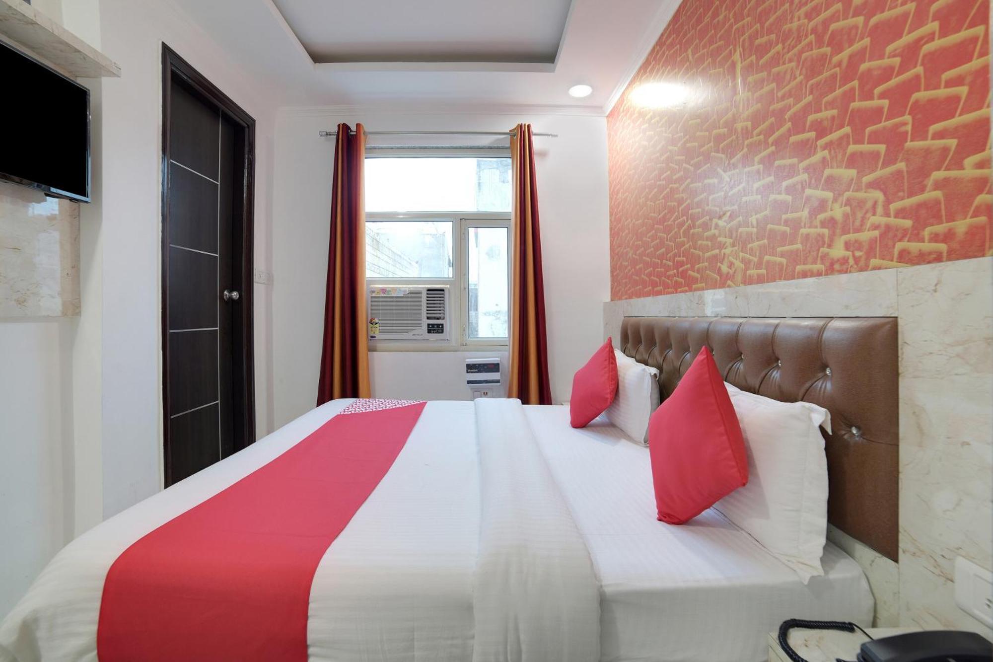 Hotel O Kanak Palace Ню Делхи Екстериор снимка