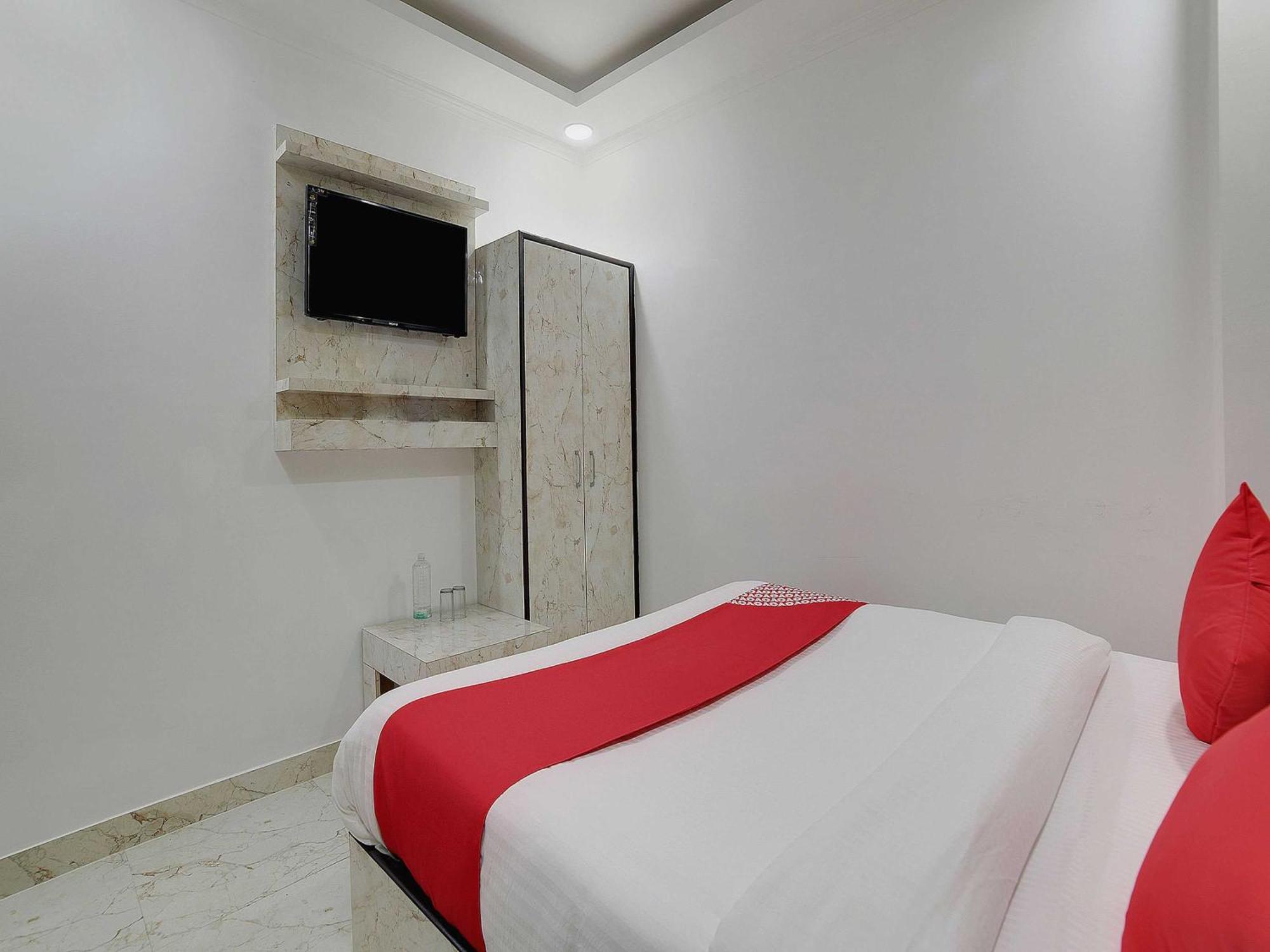 Hotel O Kanak Palace Ню Делхи Екстериор снимка